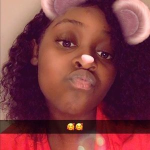 Meet your Posher, Azania